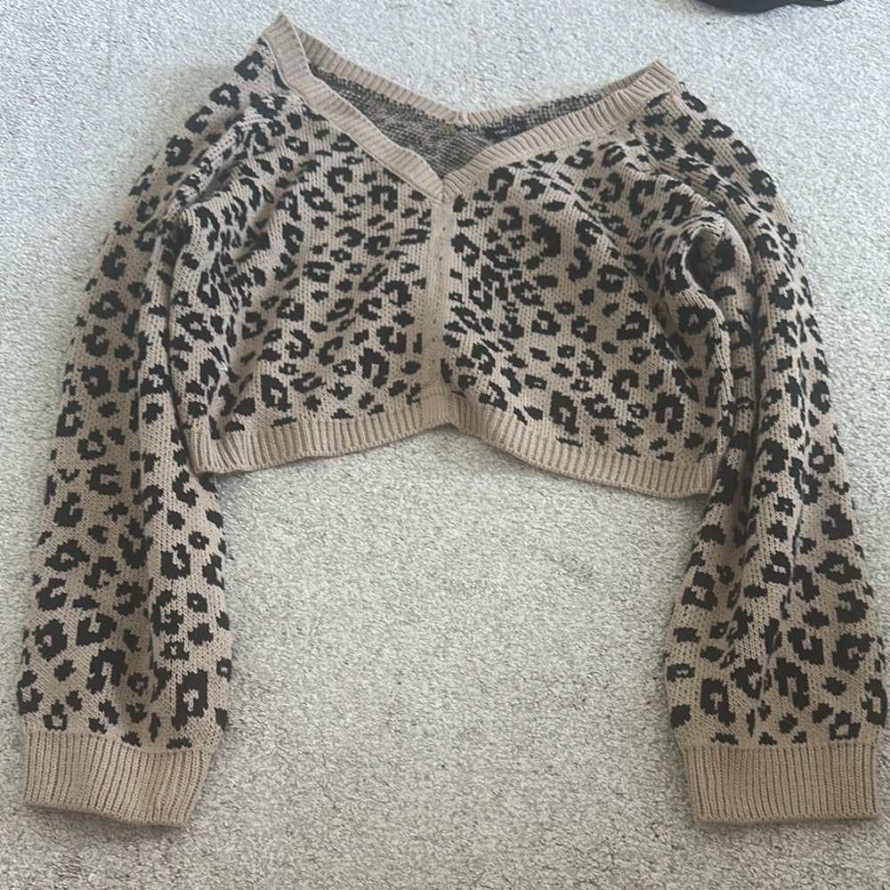 Rue21 Tan and Black Leopard V-Neck Sweater